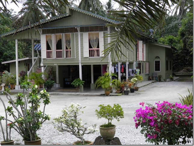tradional house kampung endah