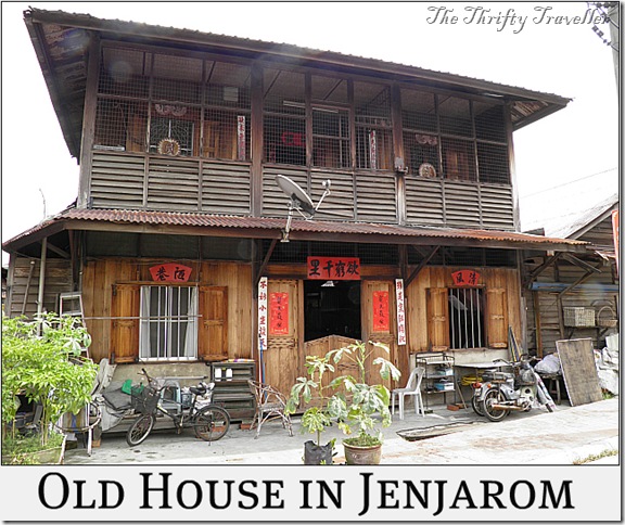 There are not many attractions in Jenjarom apart from the Temple.