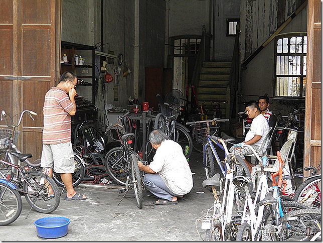 Bicycle repair shop, Tronoh